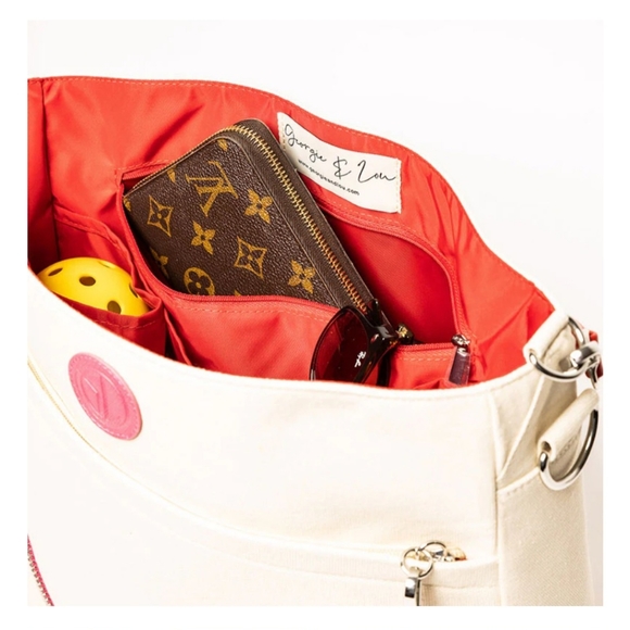 Georgie and Lou, the Parker Pickleball Bag Durable yet Lightweight - Picture 4 of 6